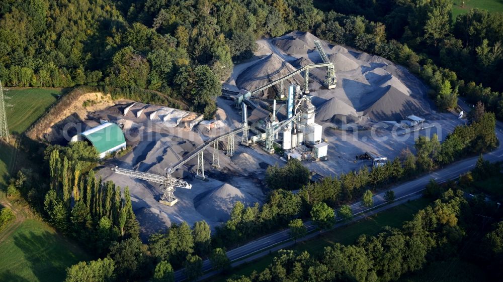 Aerial image Königswinter - Basalt and lava loading facility Nonnenberg of the Rheinische Provinzial-Basalt- und Lavawerke GmbH & Co. oHG, Huehnerberg plant in the state North Rhine-Westphalia, Germany