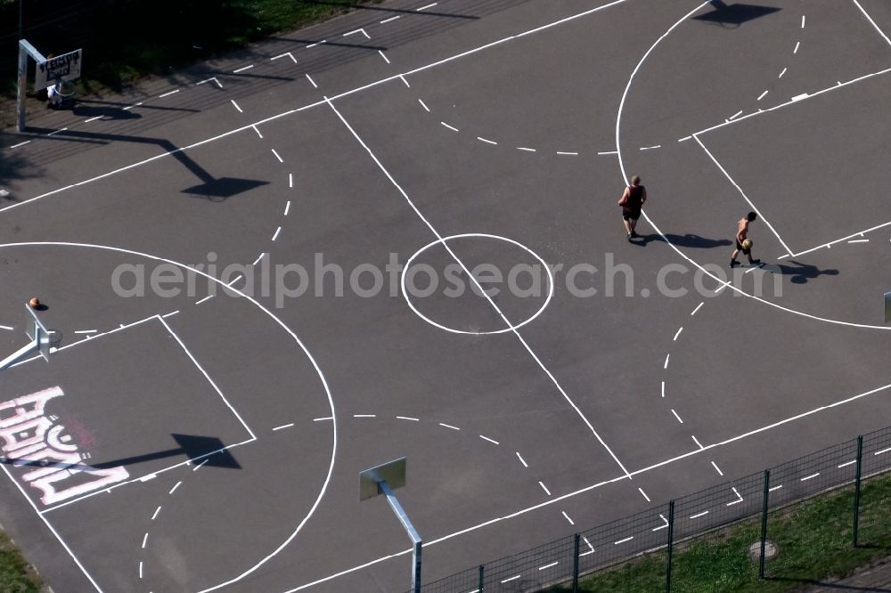 Leipzig from above - Basketball court playing area on Max-Metzger-Strasse in the district Gohlis in Leipzig in the state Saxony, Germany