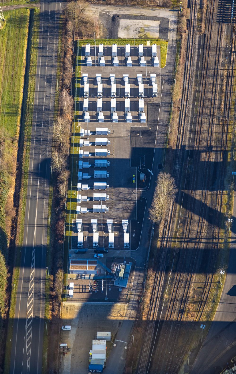 Werne from the bird's eye view: Standing accumulators as battery storage for the power supply at the site of the Gersteinwerk power plant in the Stockum district in Werne in the Ruhr area in the state of North Rhine-Westphalia, Germany