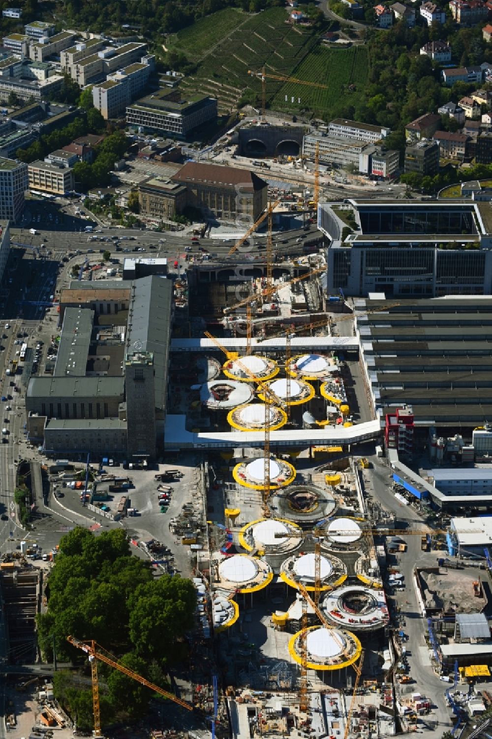 Aerial image Stuttgart - Building of the main station of the railway and construction site for the development project Stuttgart 21 in Stuttgart in the state of Baden-Wurttemberg