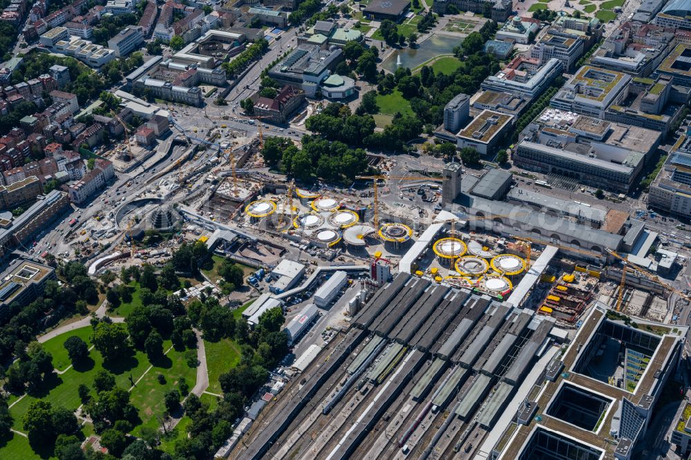Stuttgart from the bird's eye view: Building of the main station of the railway and construction site for the development project Stuttgart 21 on place Arnulf-Klett-Platz in the district Stadtzentrum in Stuttgart in the state of Baden-Wurttemberg