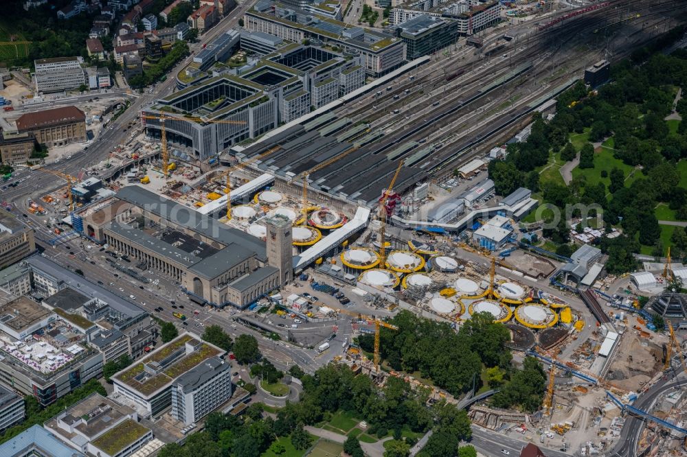 Aerial photograph Stuttgart - Building of the main station of the railway and construction site for the development project Stuttgart 21 in Stuttgart in the state of Baden-Wurttemberg