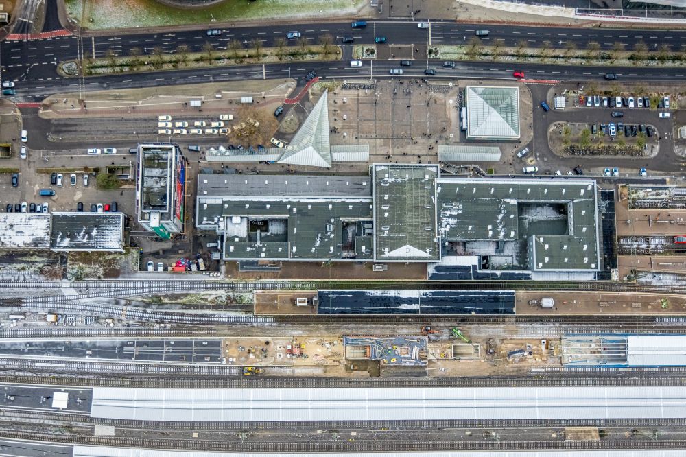 Aerial image Dortmund - Construction work to rebuild the platforms at the main train station in the district Cityring-West in Dortmund at Ruhrgebiet in the state North Rhine-Westphalia, Germany
