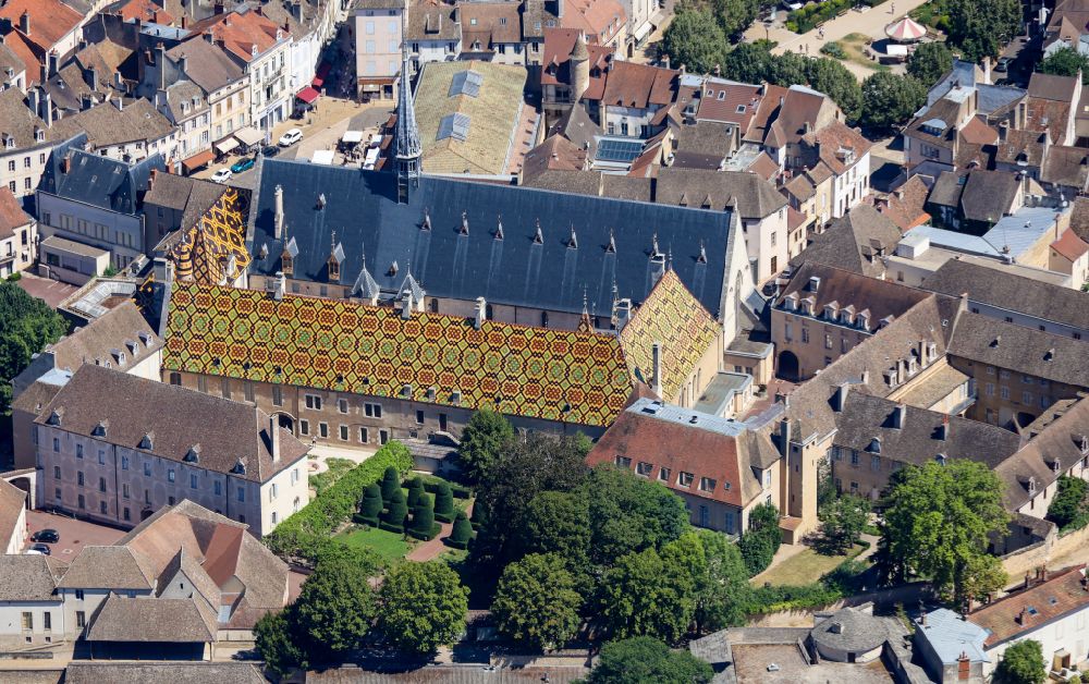 Beaune from the bird's eye view: Facade of the monument Hotel-Dieu in Beaune in Bourgogne-Franche-Comte, France