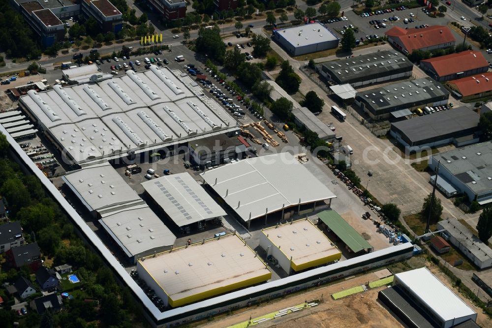 Berlin from the bird's eye view: Building of the construction market on Landsberger Strasse in the district Mahlsdorf in Berlin, Germany