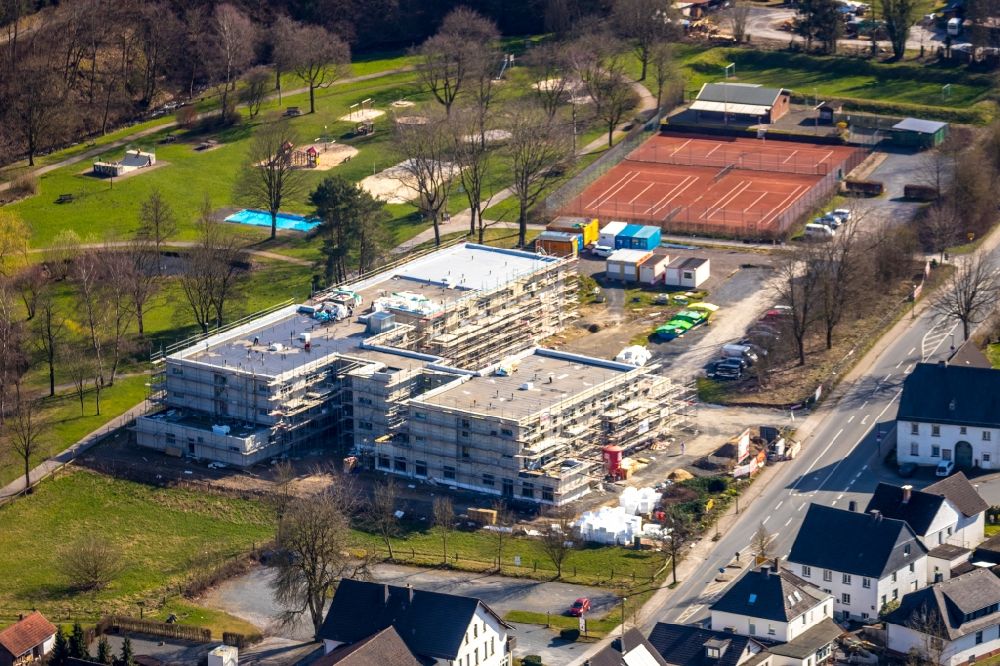 Aerial photograph Sundern (Sauerland) - Construction site from the construction of a senior and age-appropriate residential complex of Kursana Quartier Sundern - Allendorf on Allendorfer Strasse in the district Allendorf in Sundern (Sauerland) in the state North Rhine-Westphalia, Germany
