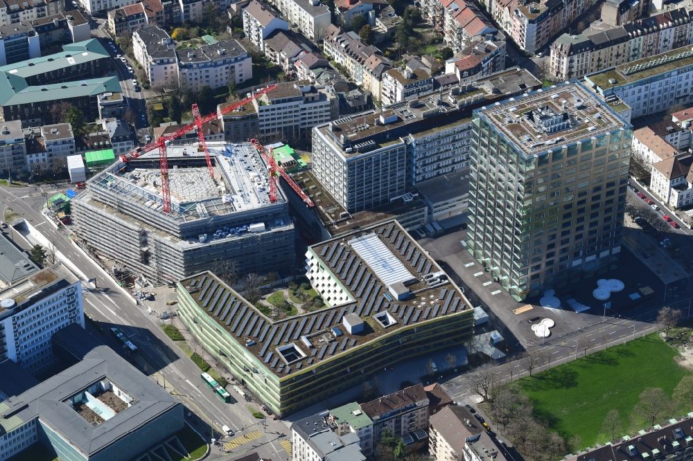 Aerial photograph Basel - Construction site for a new extension to the hospital grounds Hochhaus Biozentrum of Universitaet and das Klinikgelaende of Krankenhauses Universitaetsspital in the district Am Ring in Basel, Switzerland