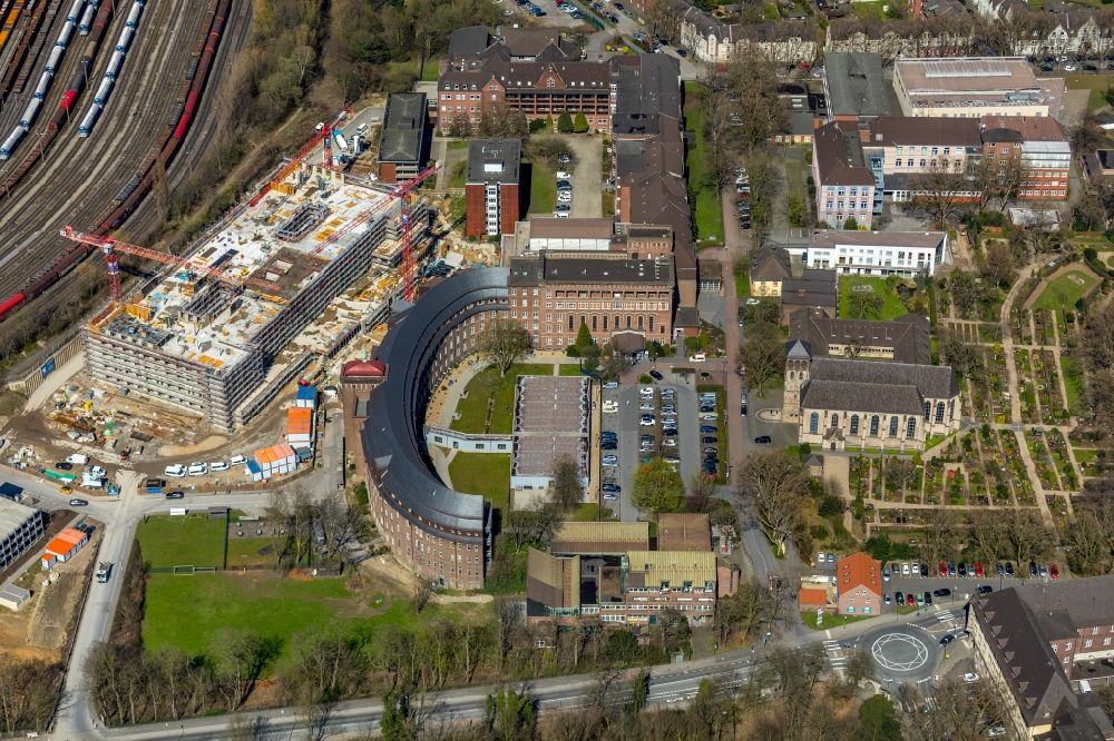 Aerial image Duisburg - Construction site for a new extension to the hospital grounds Helios St. Johonnes Klinik Duisburg An of Abtei in Duisburg in the state North Rhine-Westphalia, Germany
