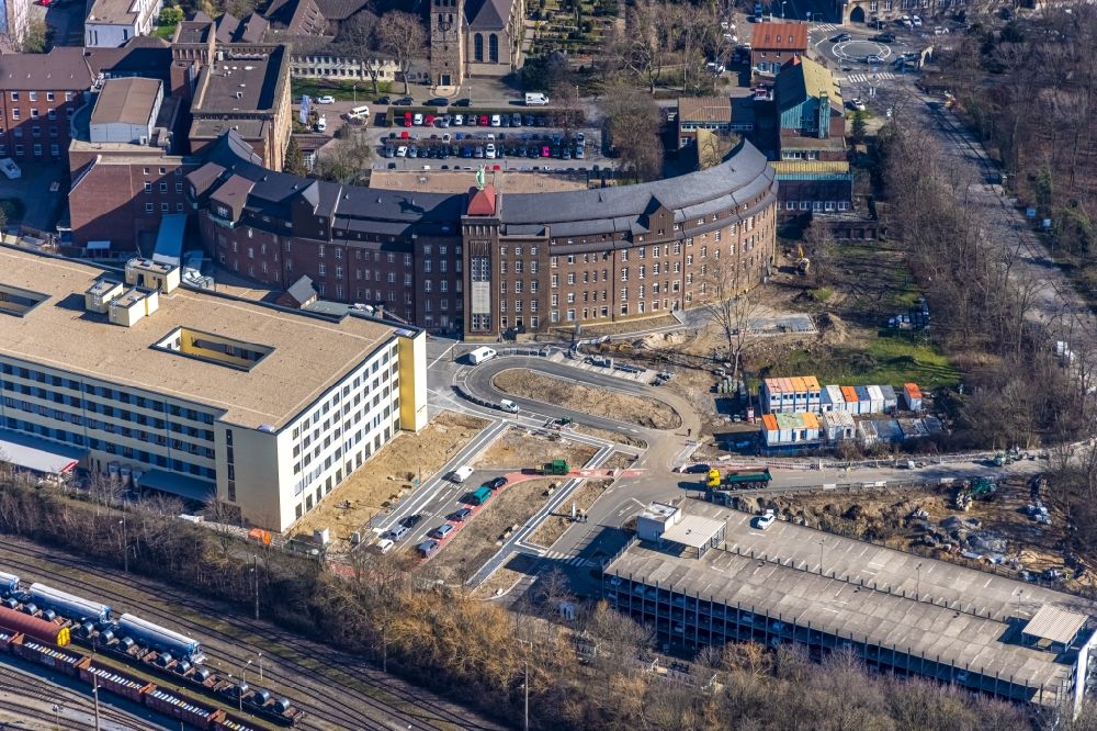 Aerial photograph Duisburg - Construction site for a new extension to the hospital grounds Helios St. Johannes Klinik Duisburg An of Abtei in Duisburg in the state North Rhine-Westphalia, Germany