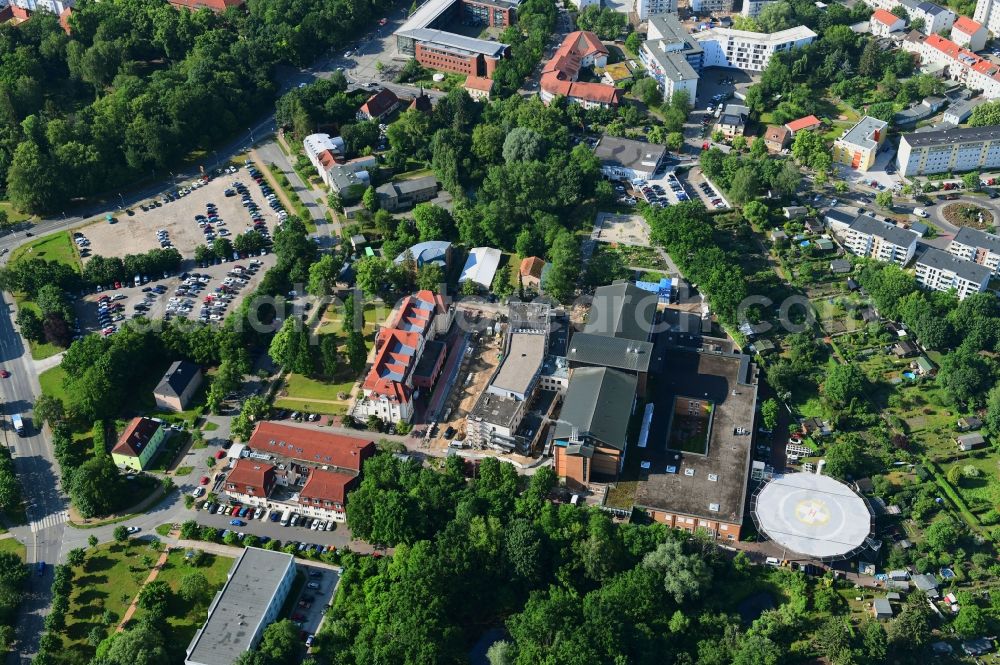 Aerial image Bernau - Construction site for a new extension to the hospital grounds Herzzentrum Brandenburg Ladeburger Strasse in Bernau in the state Brandenburg