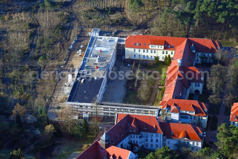 Treuenbrietzen from above - Construction site for a new extension to the hospital grounds Johanniter-Krankenhaus Treuenbrietzen in of Johanniterstrasse in Treuenbrietzen in the state Brandenburg, Germany