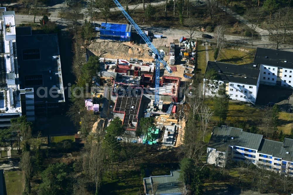 Aerial image Berlin - Construction site for a new extension of a day clinic on the clinic grounds of the Malteser-Krankenhaus hospital in the district Charlottenburg Westend in Berlin, Germany