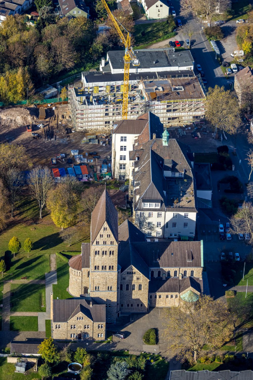 Aerial image Bochum - Construction site for a new extension to the hospital grounds Maria-Hilf-Krankenhaus in the district Hiltrop in Bochum at Ruhrgebiet in the state North Rhine-Westphalia, Germany