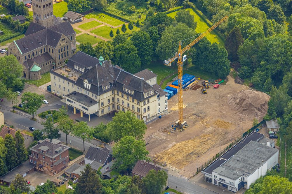 Aerial image Bochum - Construction site for a new extension to the hospital grounds Maria-Hilf-Krankenhaus on street Hiltroper Landwehr in the district Hiltrop in Bochum at Ruhrgebiet in the state North Rhine-Westphalia, Germany