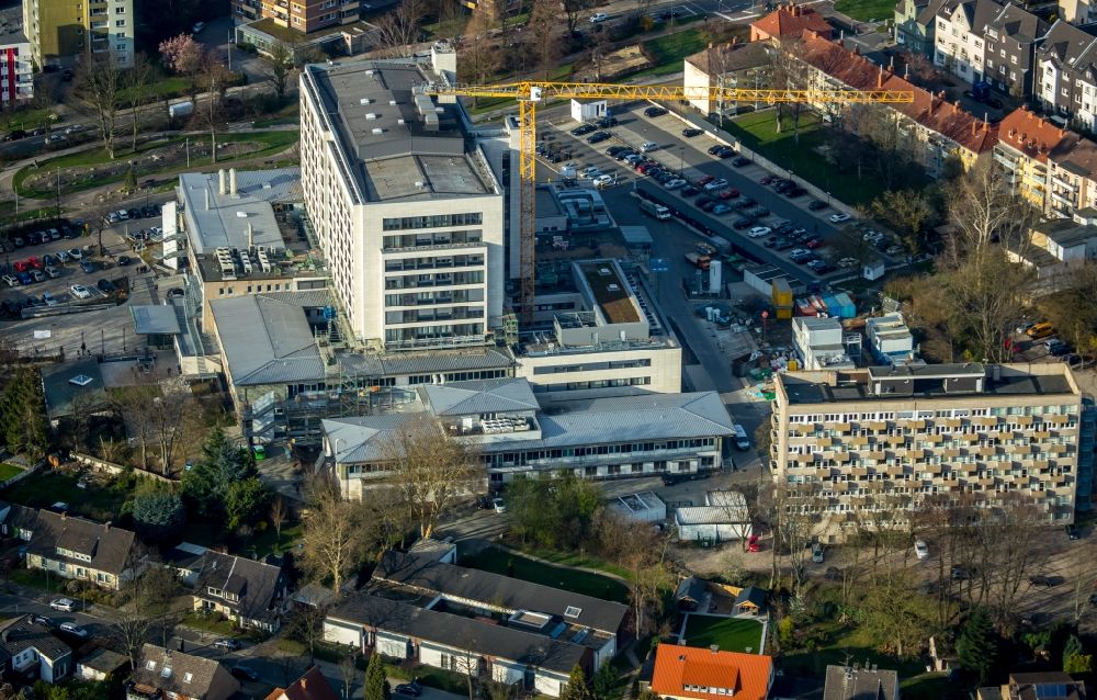 Aerial photograph Herne - Construction site for a new extension to the hospital grounds Marienhospital Herne - Klinik Mitte Medizinische Klinik III - Haematologie / Onkologie on Hoelkeskonpring in Herne in the state North Rhine-Westphalia