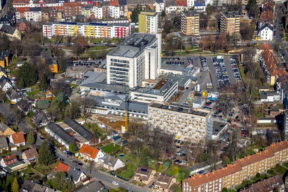 Aerial image Herne - Construction site for a new extension to the hospital grounds Marienhospital Herne on Hoelkeskonpring in Herne at Ruhrgebiet in the state North Rhine-Westphalia