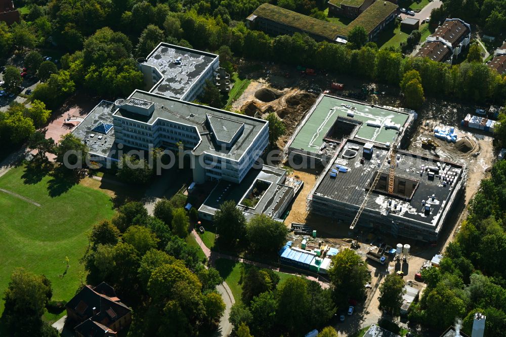 Lüneburg from the bird's eye view: Construction site for a new extension to the hospital grounds Psychiatrische Klinik Lueneburg on street Am Wienebuetteler Weg in the district Ochtmissen in Lueneburg in the state Lower Saxony, Germany