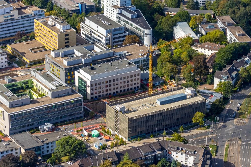 Aerial image Essen - Construction site for an extension new building on the hospital premises of the hospital Universitaetsklinikum Essen in Essen in the federal state of North Rhine-Westphalia, Germany