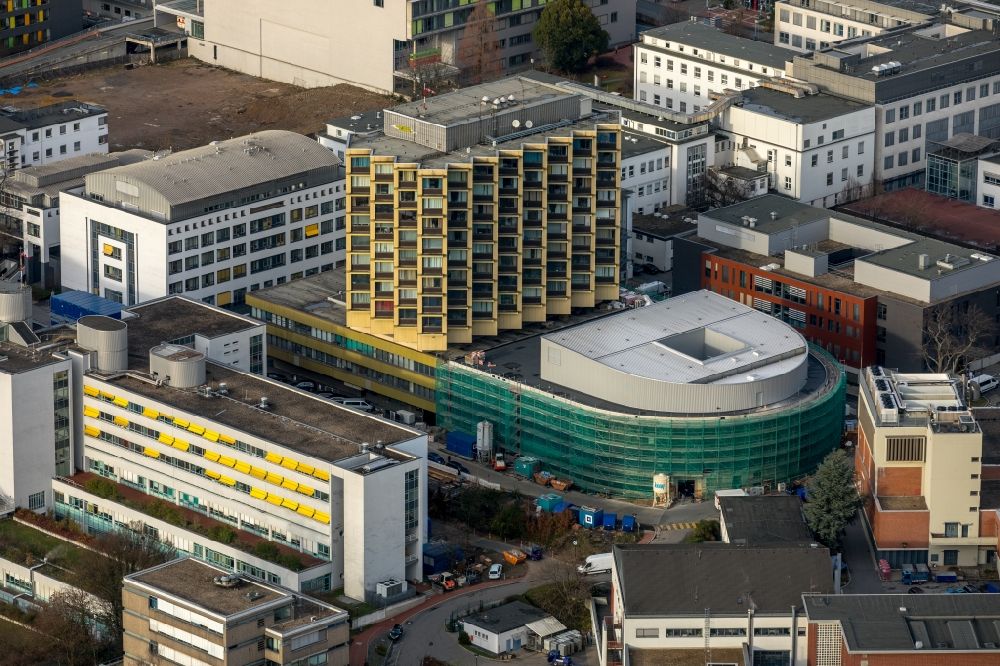 Essen from the bird's eye view: Construction site for a new extension to the hospital grounds Universitaetsklinikum Essen in Essen in the state North Rhine-Westphalia, Germany