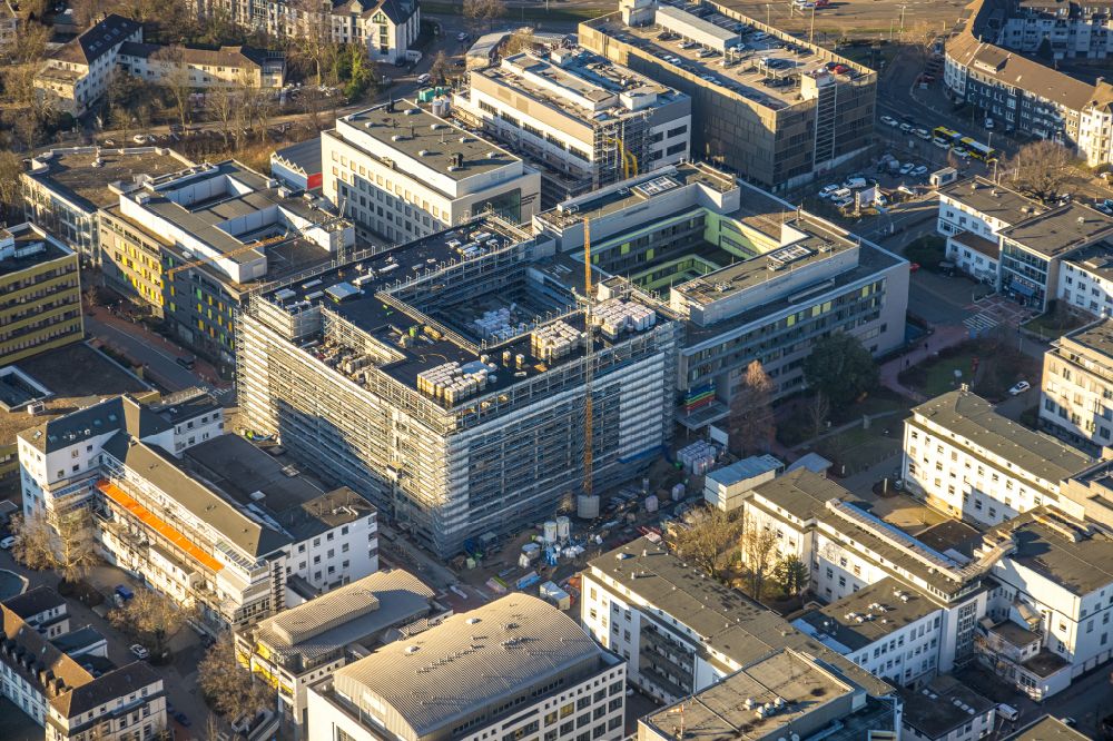 Essen from above - Construction site for a new extension of the children's clinic on the clinic grounds of the hospital University Hospital Essen in the district Holsterhausen in Essen in the state North Rhine-Westphalia, Germany