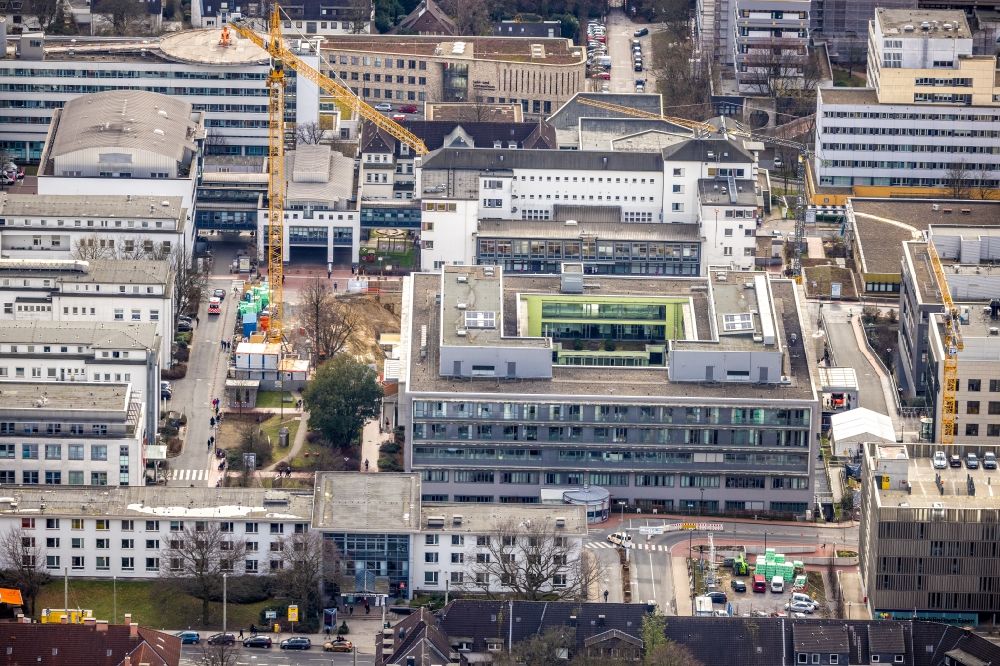 Aerial image Essen - Construction site for a new extension to the hospital grounds Universitaetsklinikum Essen in Essen at Ruhrgebiet in the state North Rhine-Westphalia, Germany