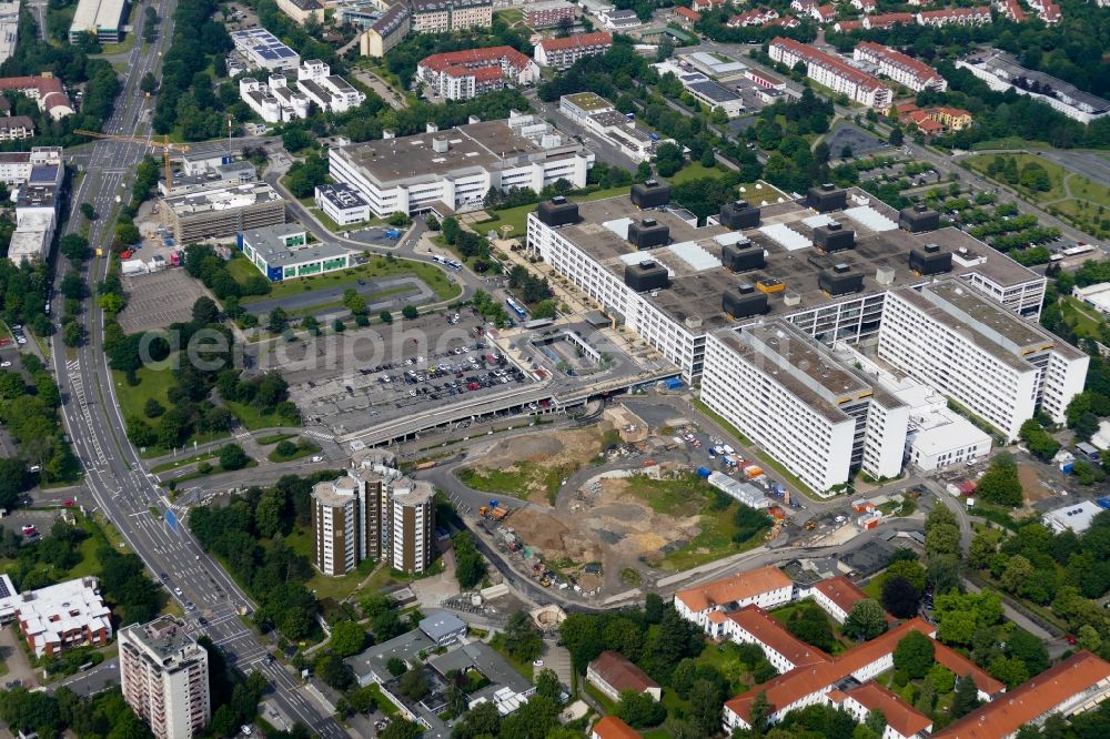 Göttingen from the bird's eye view: Construction site for a new extension to the hospital grounds Universitaetsklinikum UMG Goettingen in Goettingen in the state Lower Saxony, Germany