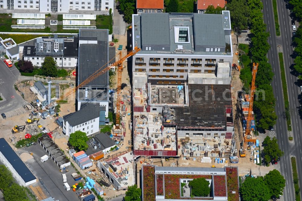 Berlin from above - Construction site for a new extension to the hospital grounds Vivantes Auguste-Viktoria-Klinikum in the district Schoeneberg in Berlin, Germany