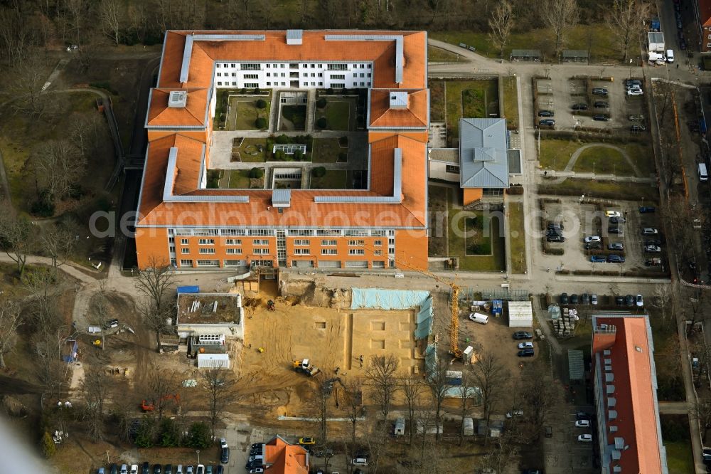 Berlin from the bird's eye view: Construction site for a new extension to the hospital grounds Park-Klinik Weissensee in the district Weissensee in Berlin, Germany