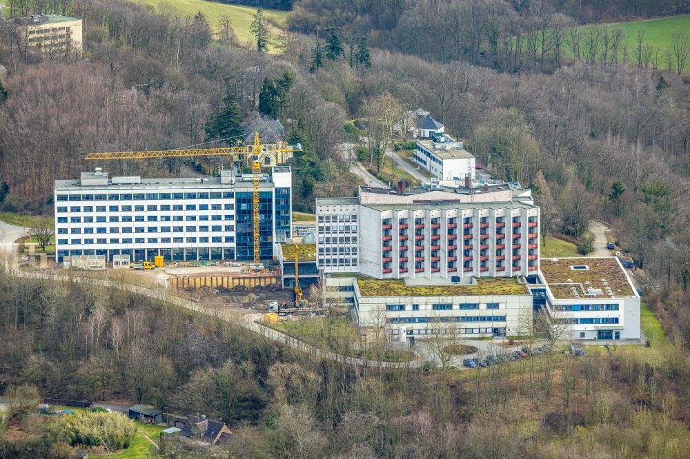Aerial image Essen - Construction site for a new extension on the clinic grounds of the hospital Ruhrlandklinik Center for Rare Lung Diseases in Essen in the Ruhr area in the state North Rhine-Westphalia, Germany