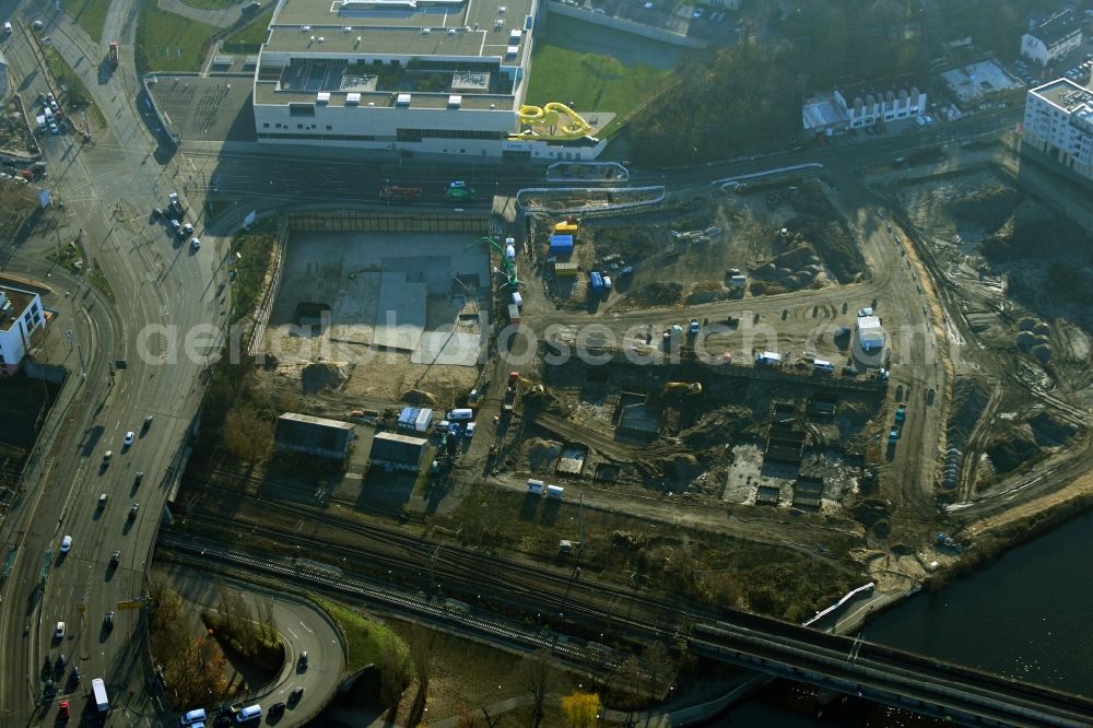Potsdam from the bird's eye view: Construction site with development works and embankments works on river banks of Havel in the district Suedliche Innenstadt in Potsdam in the state Brandenburg, Germany