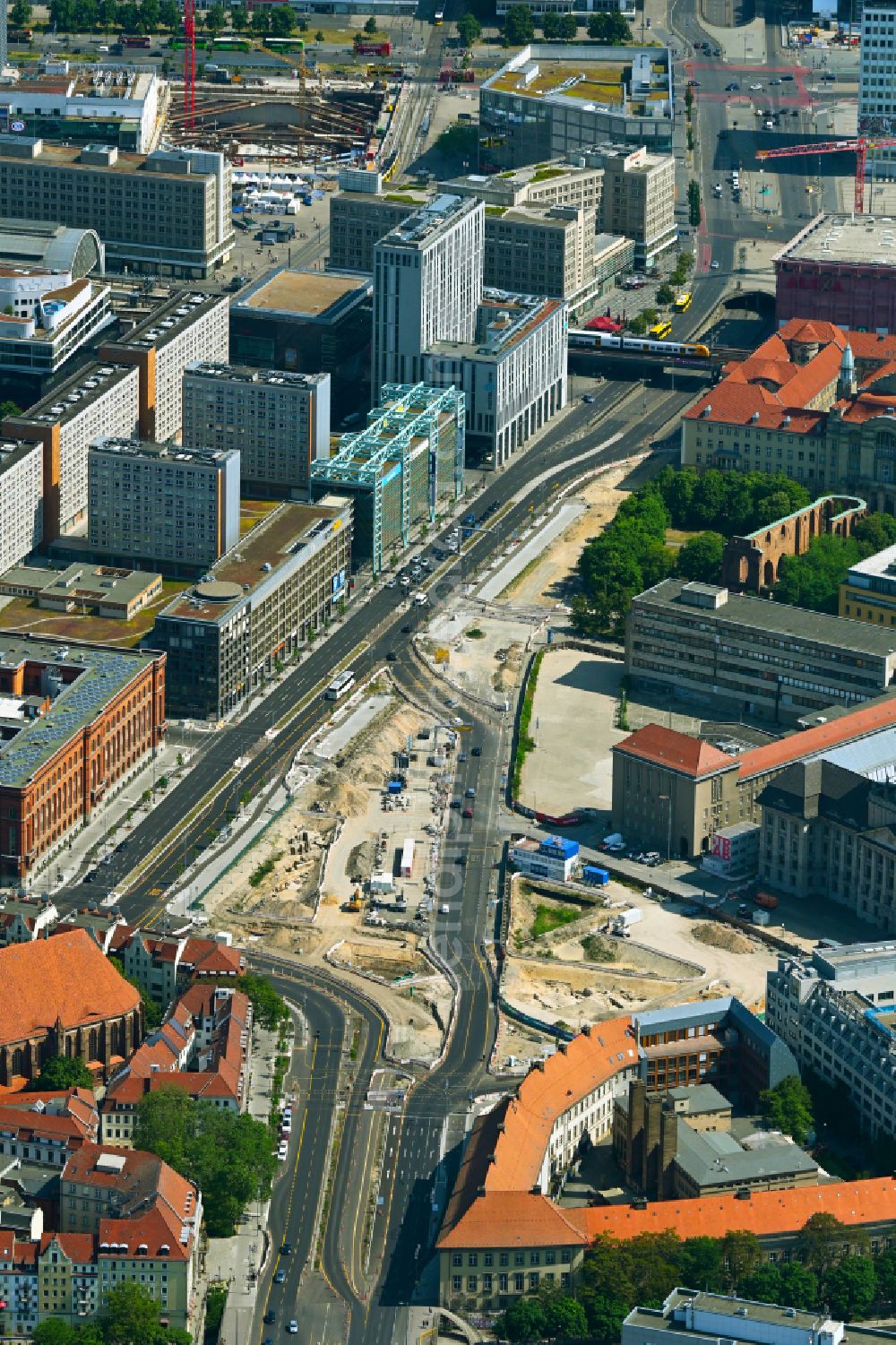 Aerial image Berlin - Construction site with development works and embankments works as part of the reconstruction project on Molkenmarkt overlooking Rotes Rathaus along the Grunerstrasse in the district Mitte in Berlin, Germany