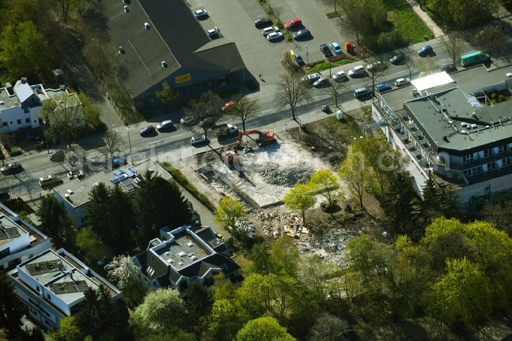 Aerial photograph Berlin - Construction site with openings - and excavation work on Seeburger Weg in the Wilhelmstadt district of Berlin