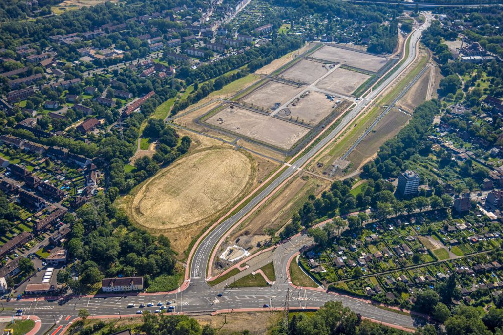 Aerial photograph Duisburg - Construction site with development and earthworks of the new residential building project Friedrich-Park on Breite Strasse in the district of Marxloh in Duisburg in the Ruhr area in the state North Rhine-Westphalia, Germany