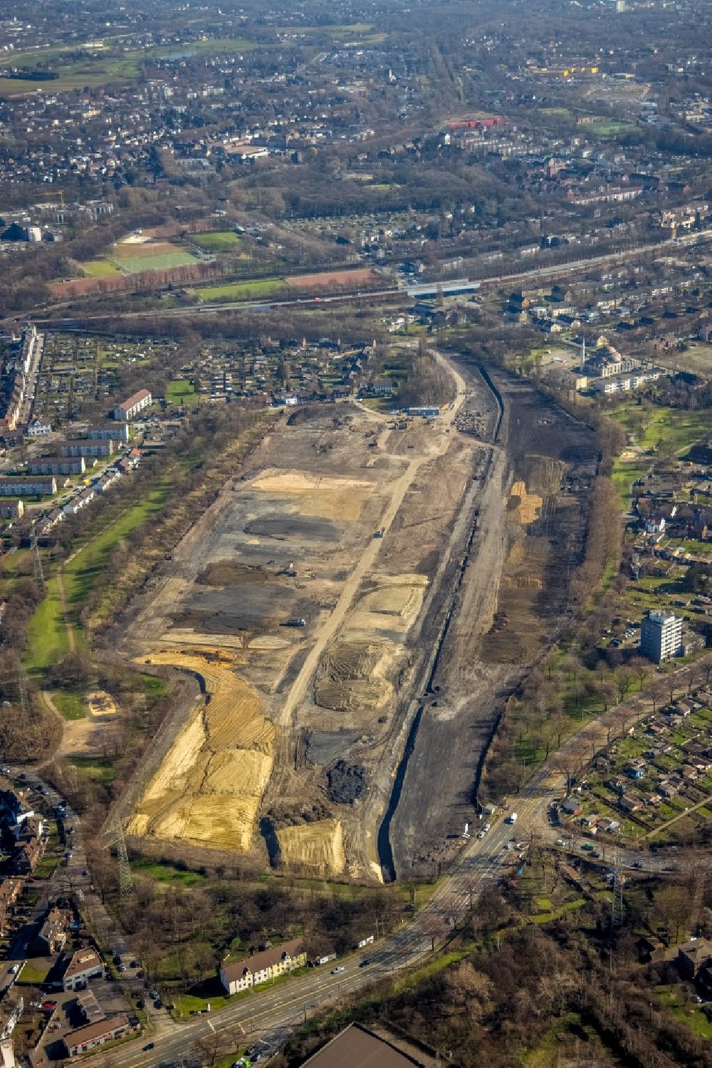 Duisburg from above - Construction site with development works and embankments works of the new residential area project Friedrich-Park in the area of the former coal mine on Goebenstrasse - Weseler Strasse in the district Marxloh in Duisburg at Ruhrgebiet in the state North Rhine-Westphalia, Germany