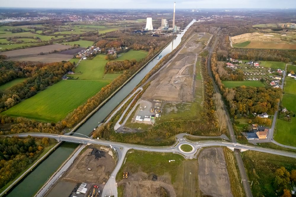 Bergkamen from the bird's eye view: Construction site with development, foundation, earth and landfill works Wasserstadt Aden in Bergkamen at Ruhrgebiet in the state North Rhine-Westphalia, Germany