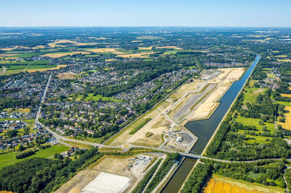 Aerial photograph Oberaden - Construction site with development, foundation, earth and landfill works Wasserstadt Aden Datteln-Hamm-Kanal in Oberaden at Ruhrgebiet in the state North Rhine-Westphalia, Germany