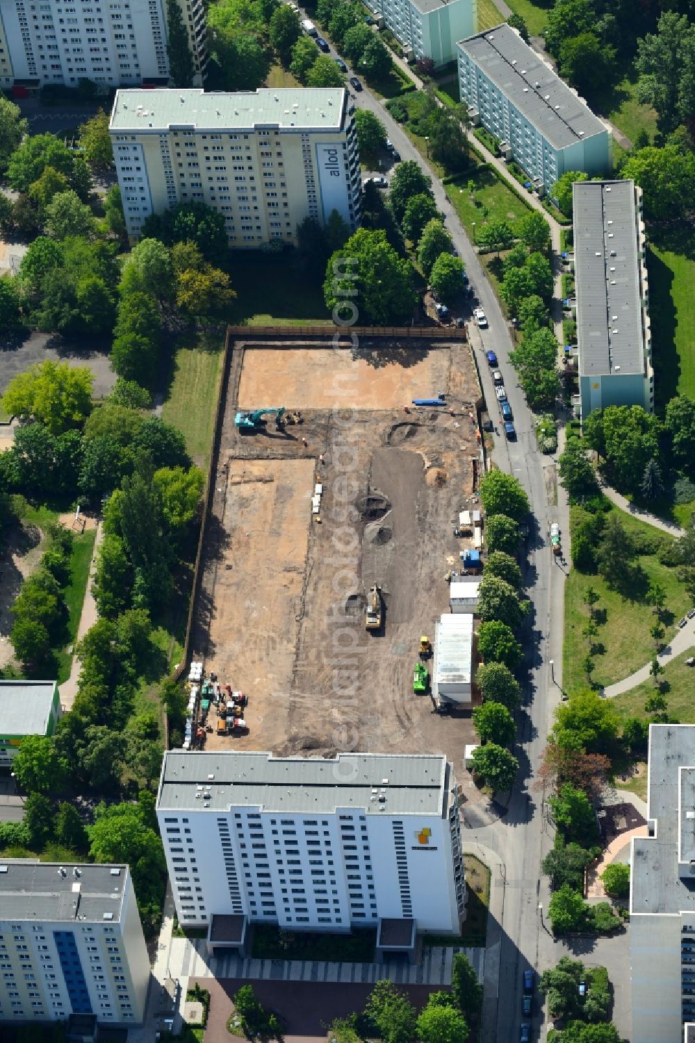 Aerial image Berlin - Construction site for the new building of Asylum accommodation buildings MUF on Murtzaner Ring in the district Marzahn in Berlin, Germany
