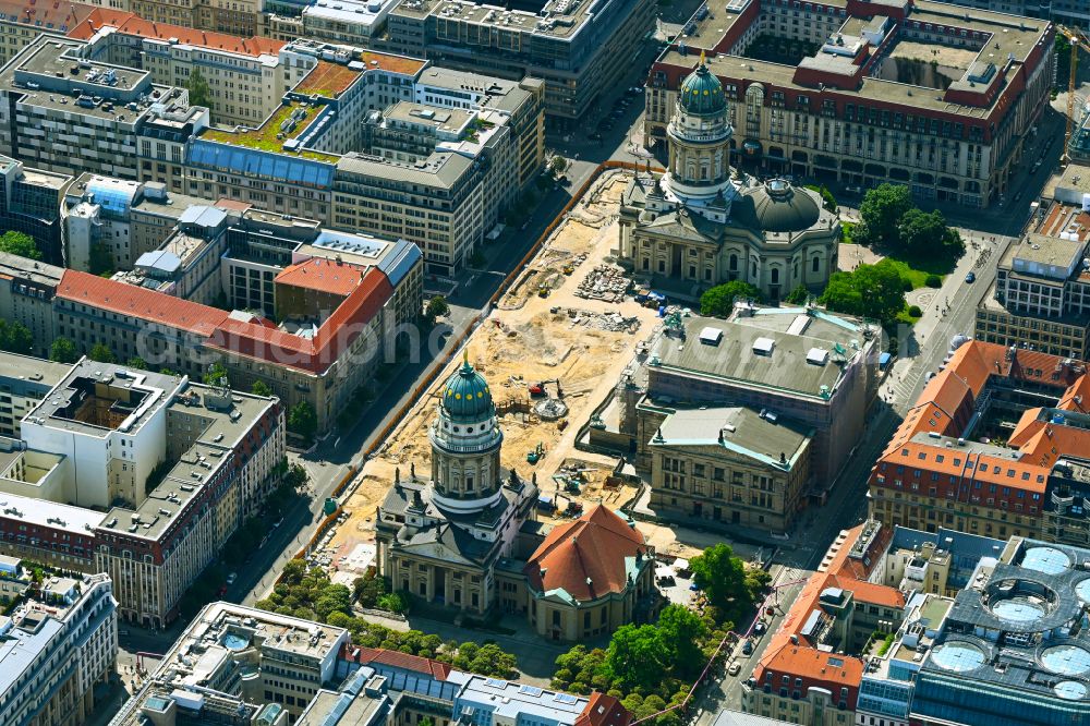 Berlin from the bird's eye view: Construction site place Gendarmenmarkt with the ensemble of buildings German and French Cathedral, Schauspielhaus in the Mitte district in the district Mitte in Berlin, Germany
