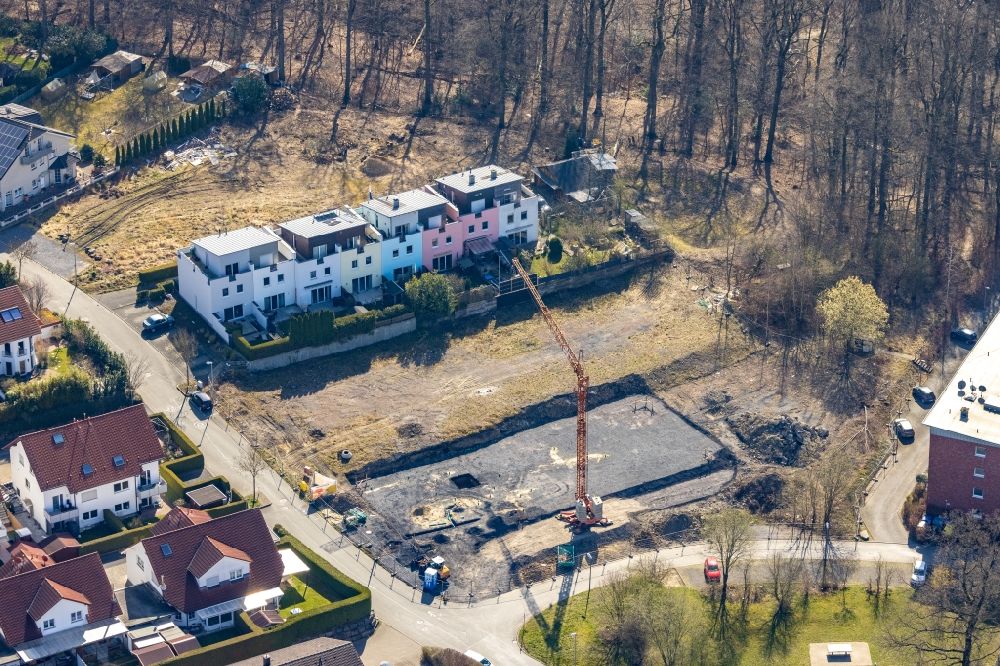 Arnsberg from the bird's eye view: New construction site for the construction of a kindergarten building and Nursery school on Ernst-Koenig-Strasse in the district Neheim in Arnsberg at Sauerland in the state North Rhine-Westphalia, Germany