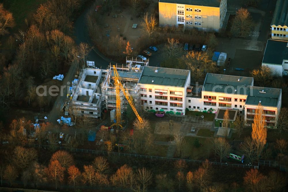 Aerial image Berlin - New construction site for the construction of a kindergarten building and Nursery school and the campus of the Jugendwerk Aufbau Ost JAO gGmbH on Nossener Strasse in the district Hellersdorf in Berlin, Germany