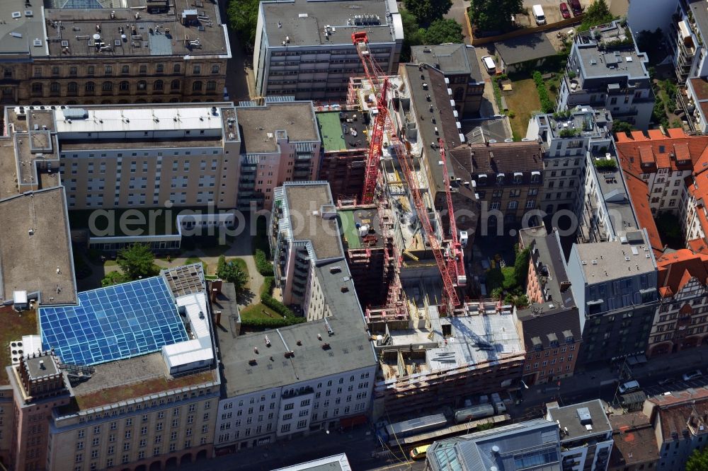 Berlin from above - In the Chaussee street in the Mitte district of Berlin currently being built, Peach Property Group AG according to designs by the architect Annette Axthelm the luxury residential project Living108. Emergence are here small apartments and penthouses