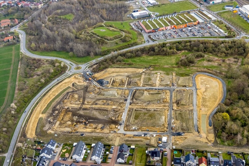 Aerial photograph Hamm - Residential area construction site of a mixed development with multi-family houses and single-family houses- New building Heimshof Ost on Sachensenring in the district Heessen in Hamm at Ruhrgebiet in the state North Rhine-Westphalia, Germany