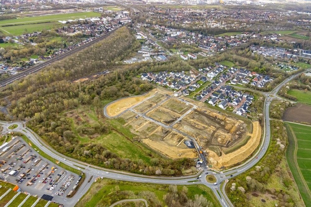 Hamm from above - Residential area construction site of a mixed development with multi-family houses and single-family houses- New building Heimshof Ost on Sachensenring in the district Heessen in Hamm at Ruhrgebiet in the state North Rhine-Westphalia, Germany
