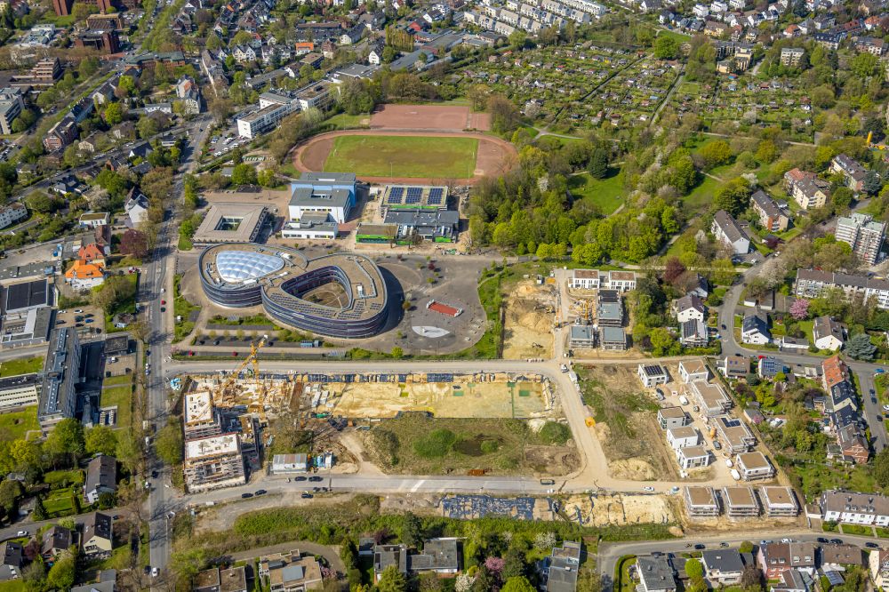 Bochum from the bird's eye view: Residential construction site of a mixed development with multi-family houses and single-family houses- new building Quartier 47 on the Querenburger Strasse in the district Wiemelhausen in Bochum in the Ruhr area in the state North Rhine-Westphalia, Germany