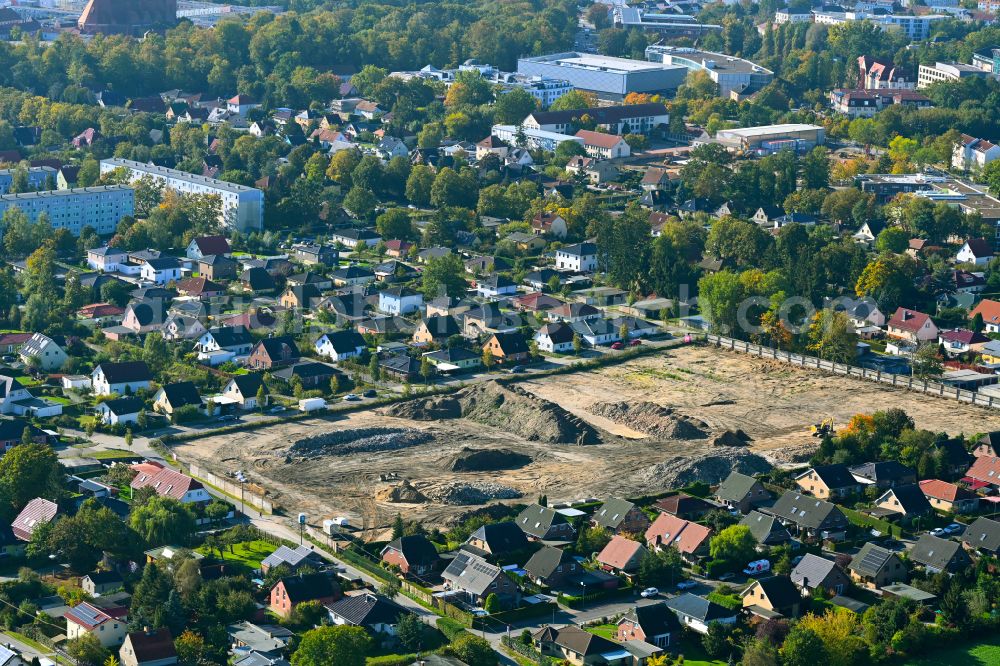 Bernau from the bird's eye view: Residential area construction site of a mixed development with multi-family houses and single-family houses- New building at the Rutenfeld on street Kastanienweg - Grenzweg - Birkenweg in the district Ladeburg in Bernau in the state Brandenburg, Germany