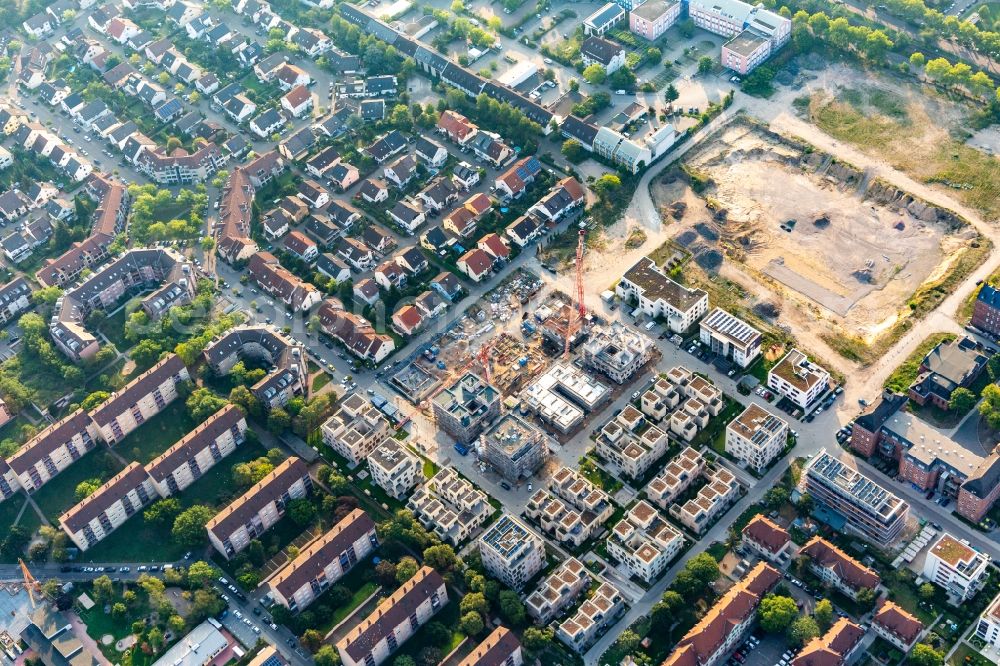 Aerial image Mannheim - Residential area construction site multi-family houses at the HOMERUN TURLEY on the area of the former US-baracks in the district Neckarstadt-Ost in Mannheim in the state Baden-Wurttemberg, Germany