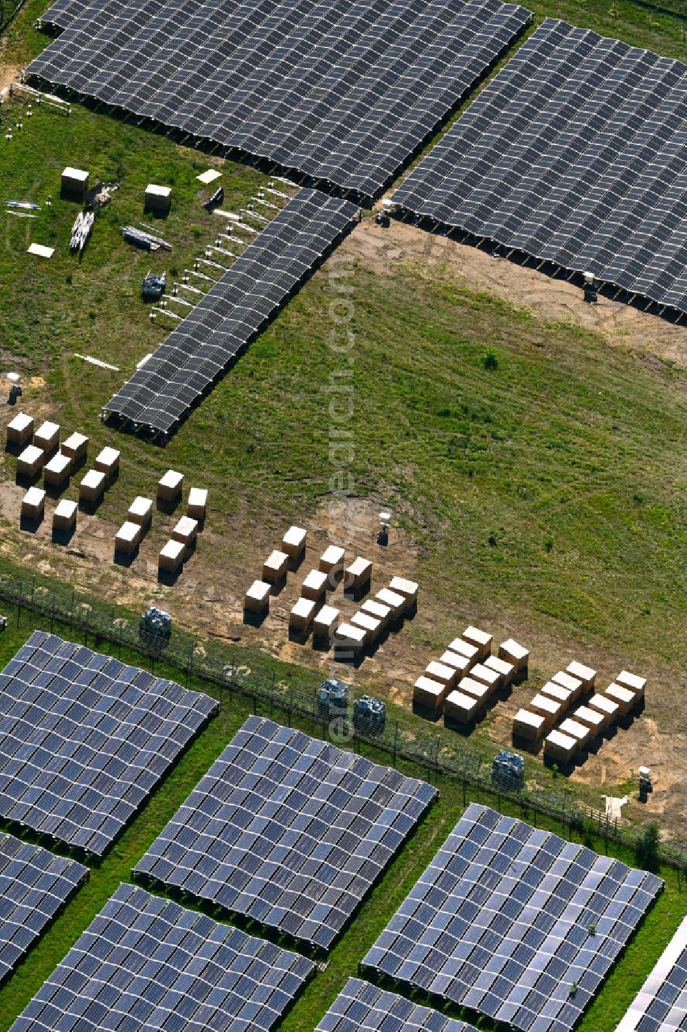 Aerial photograph Dessau - Construction site and assembly work for solar park and solar power plant in Dessau in the state Saxony-Anhalt, Germany
