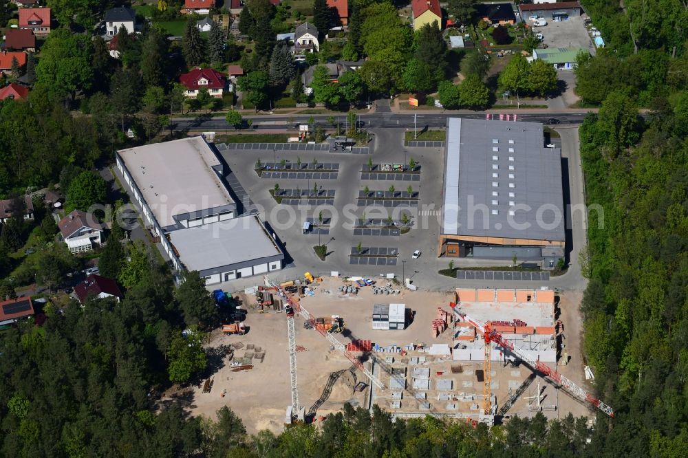 Aerial photograph Hohen Neuendorf - Construction site of a new build retirement home on Schoenfliesser Strasse in Hohen Neuendorf in the state Brandenburg, Germany