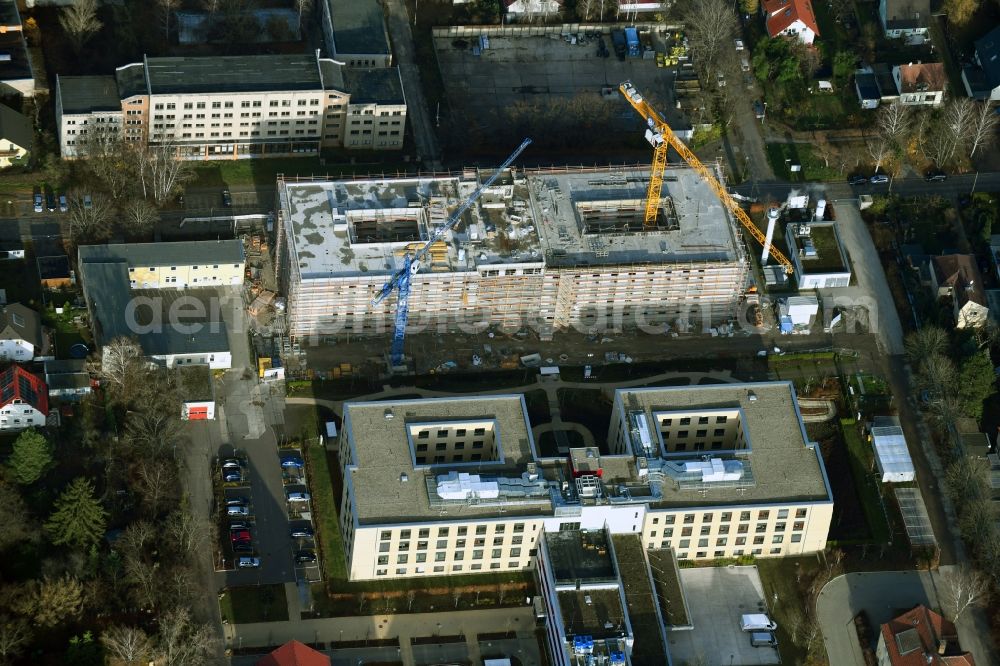 Aerial photograph Berlin - Construction site of a new build retirement home of Vivantes Forum fuer Senioren GmbH on Muensterberger Weg in the district Kaulsdorf in Berlin, Germany