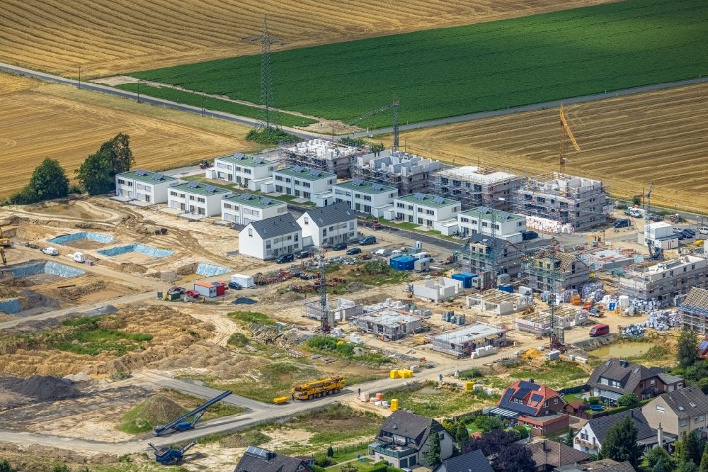 Holzwickede from above - Construction site for the new construction of the residential park Emscherquelle between Soelder Strasse and Margaretenstrasse in Holzwickede in the Ruhr area in the state North Rhine-Westphalia, Germany